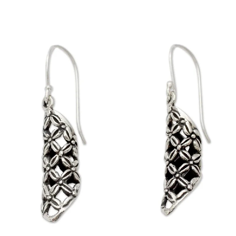 Handmade Sterling Silver 'Daisy Droplets' Earrings (India)