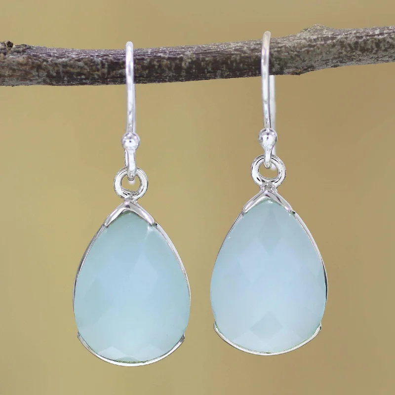 Handmade Sterling Silver 'Aqua Drops' Chalcedony Earrings (India) - 1.3*0.4