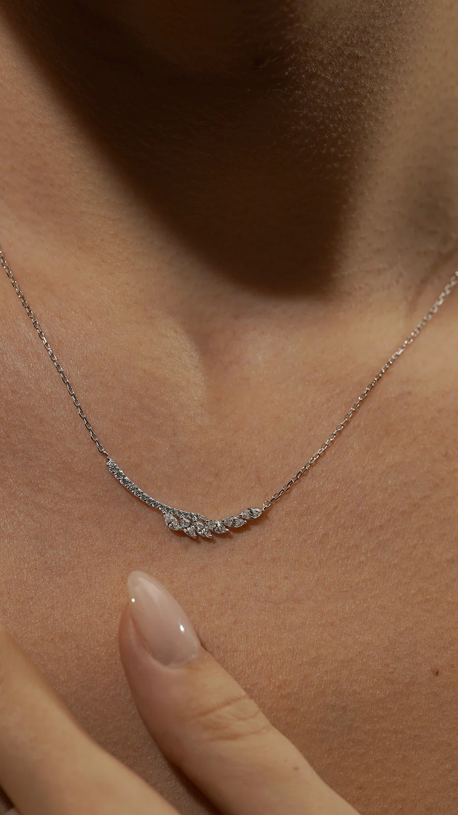 Leaf Zircon Silver Necklace